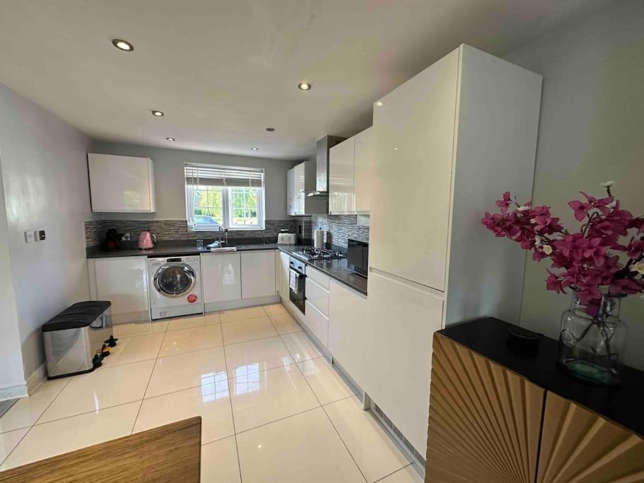 Waterside Mufc & Trafford Centre Townhouse 4 Bedroom Free Parking Manchester Exterior photo