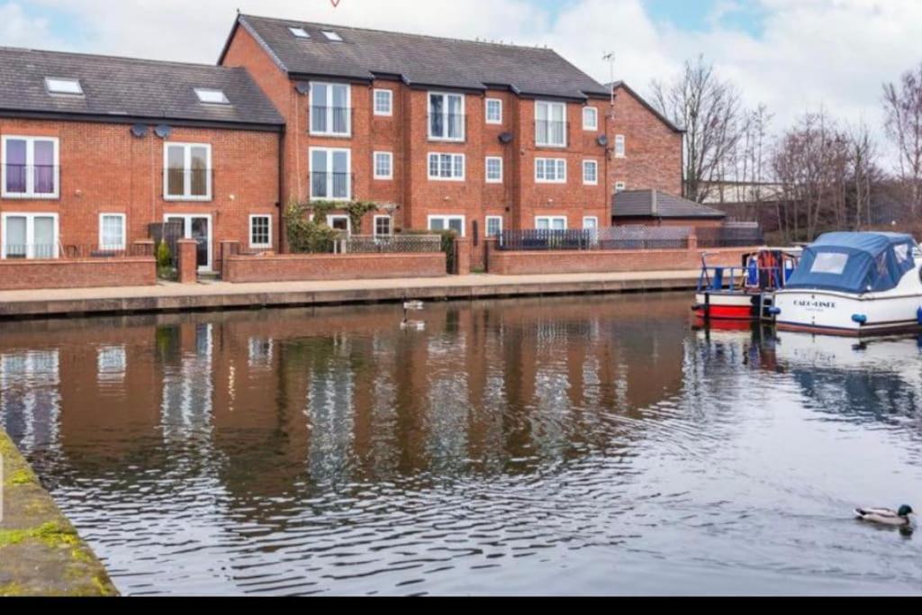 Waterside Mufc & Trafford Centre Townhouse 4 Bedroom Free Parking Manchester Exterior photo